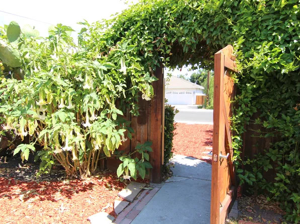 (undisclosed Address), Mountain View, CA 94043