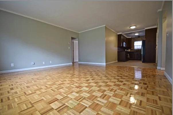 35 Lake Shore Ct — Photo 2