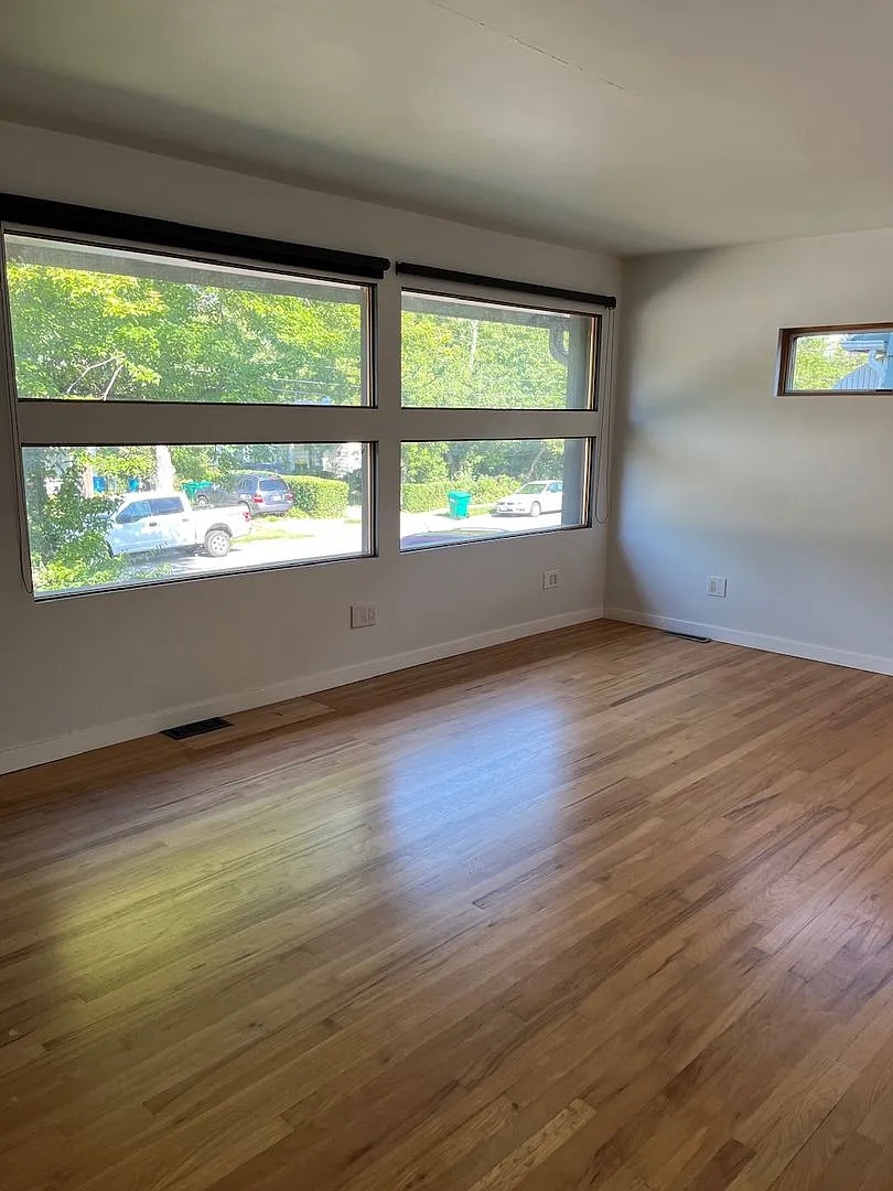 Newly Renovated 2 Bed 1 Bath — Photo 3