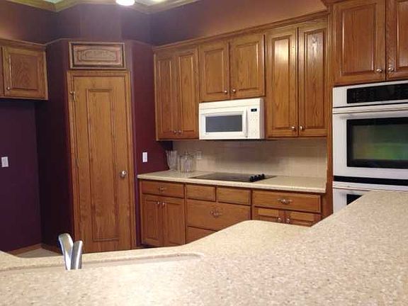 5th image of 832 Golden Pond Dr