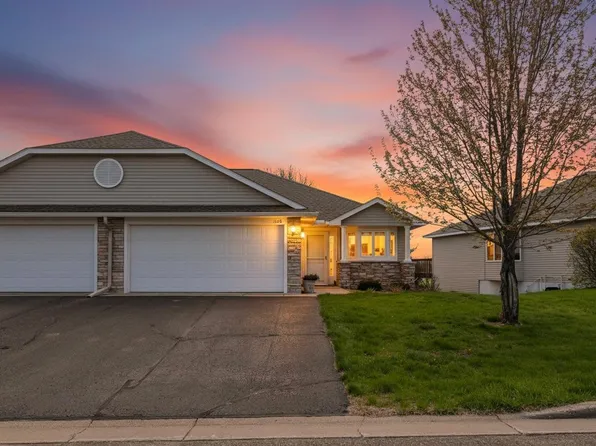 1136 Highpoint Ct, New Richmond, WI 54017