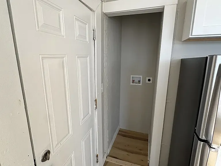 460 Main St #11 — Photo 7
