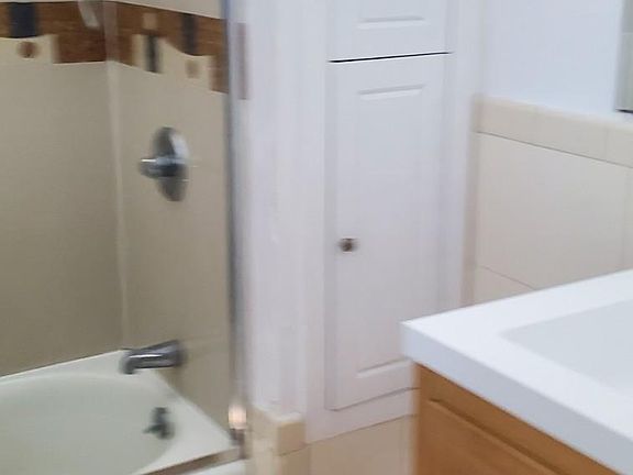 2nd image of 1786 Haight St Unit 4