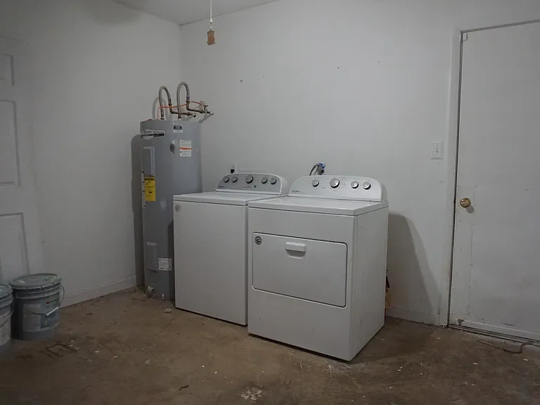 969 Dixie St — Photo 38