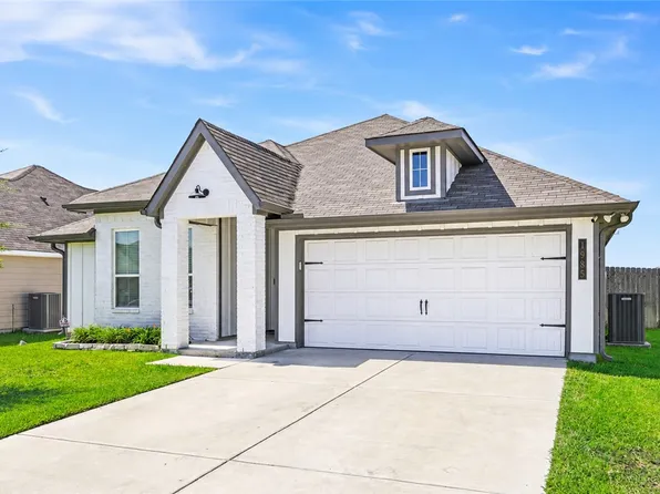 1985 Chief St, Bryan, TX 77807