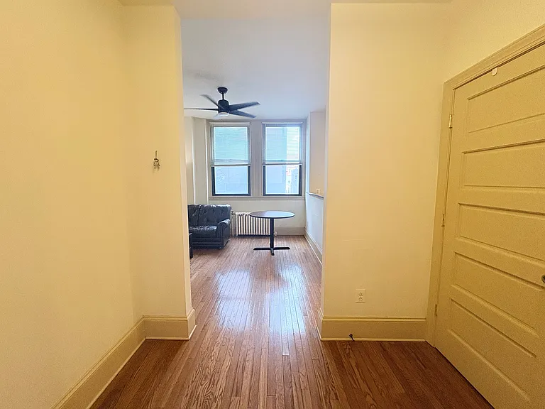 250 S 13th St #1B — Photo 13