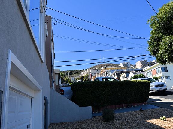 2nd image of 389 Accacia St