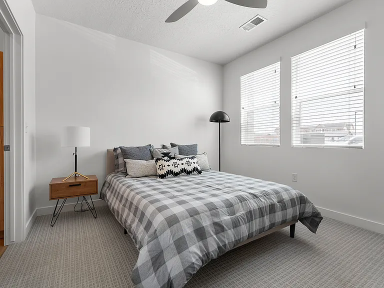 The Kelton Apartments — Photo 16