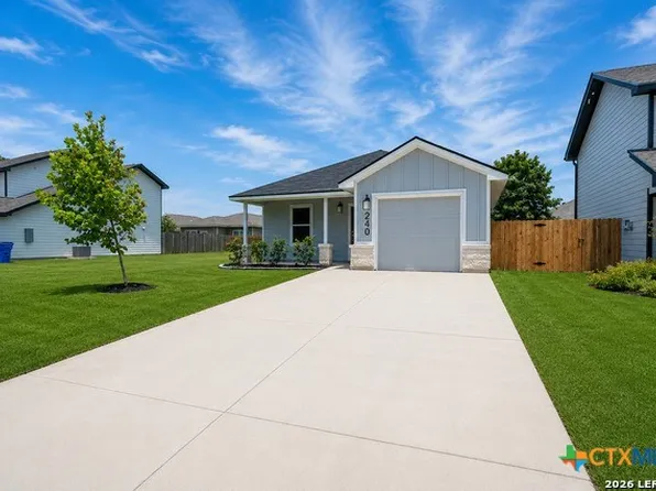 240 W Martindale St, Seguin, TX 78155