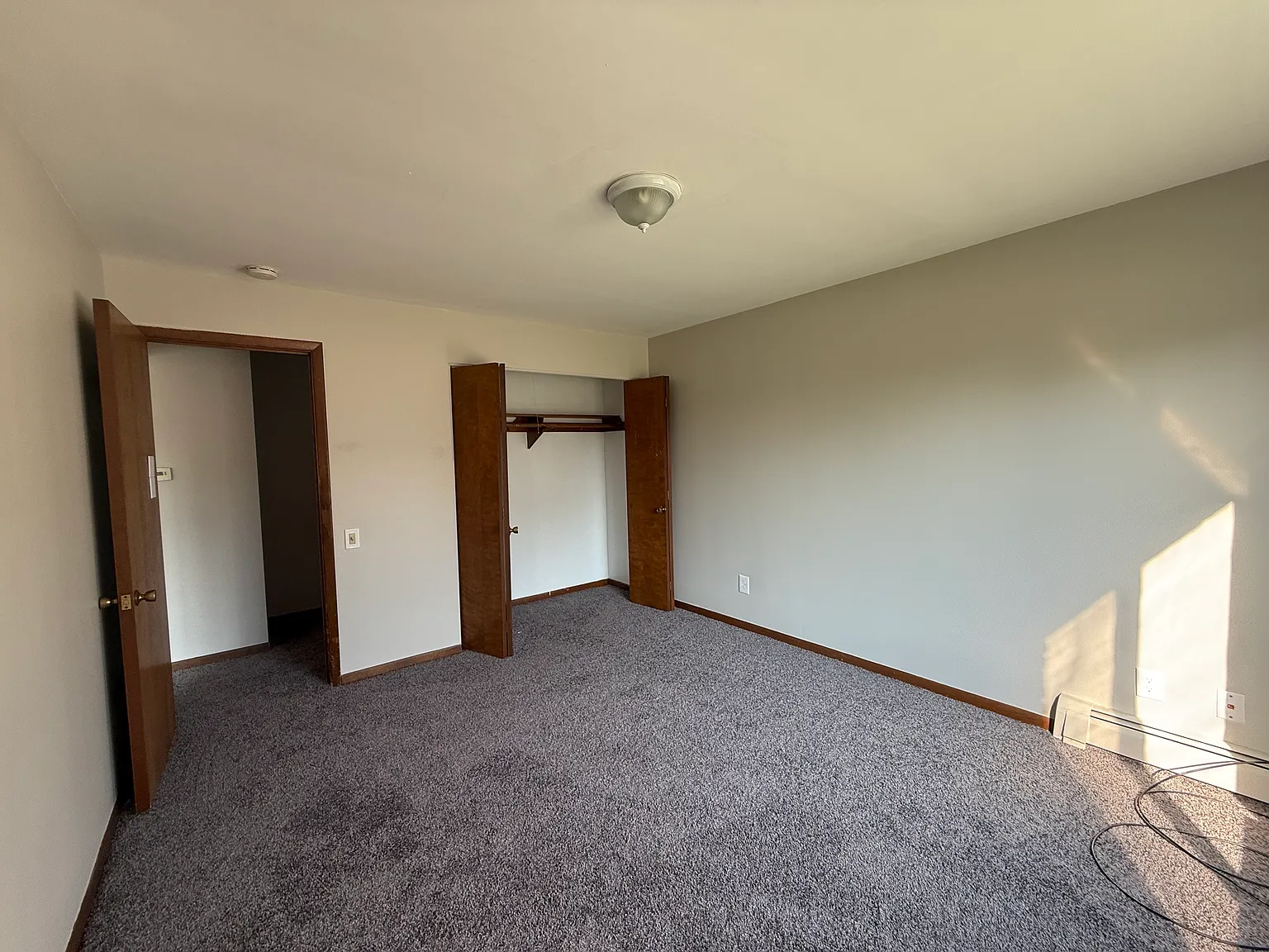 1 bed, 700 sqft, $1,000 — Photo 3