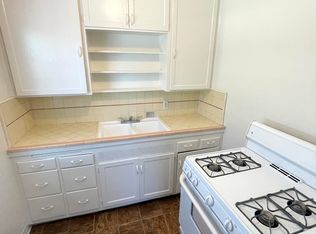 2075 E Broadway #209, Long Beach, CA 90803