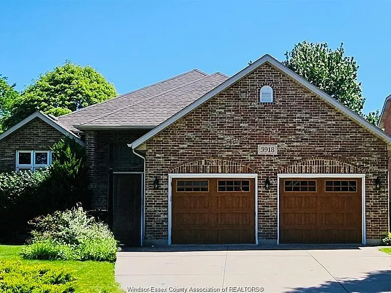 3918 Northway Ave — Photo 2