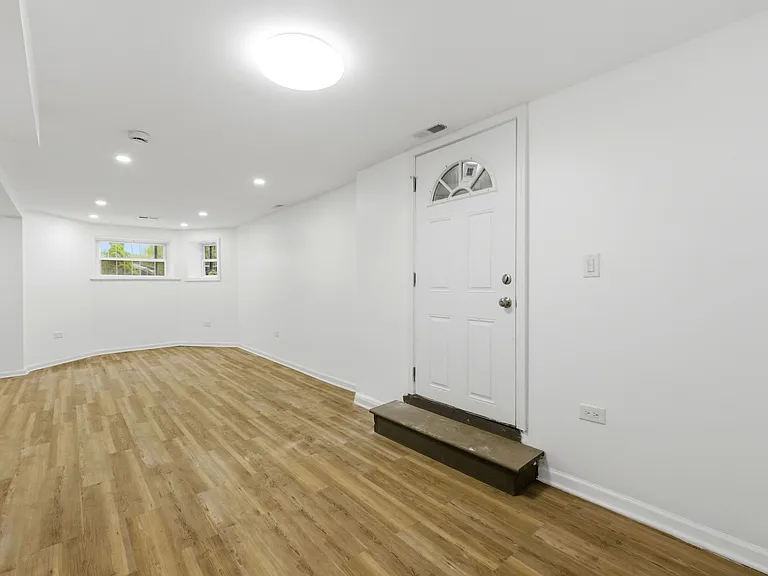 736 N Sawyer Ave #G — Photo 8