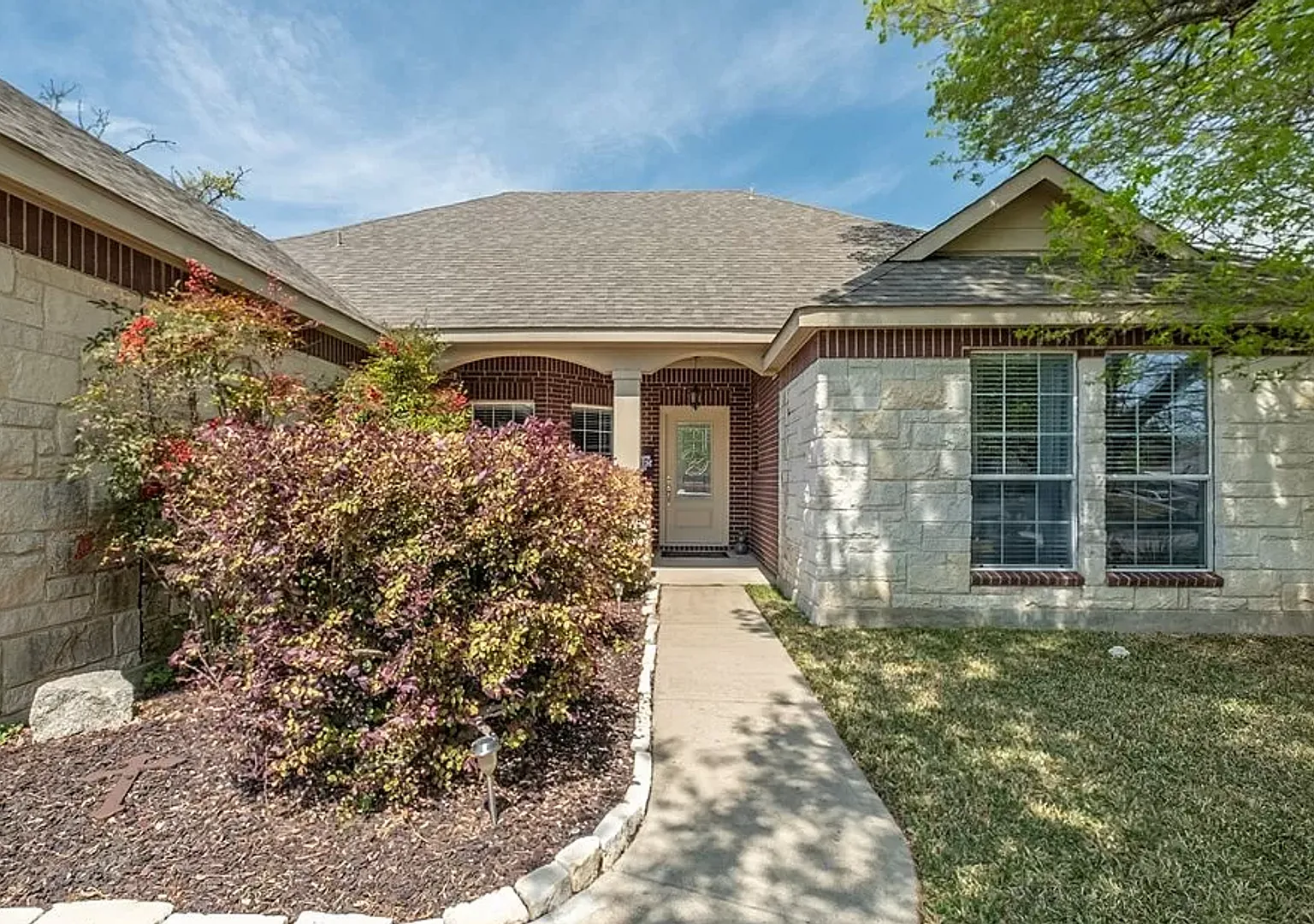 Available Now & Ready For Move In - Including A Hot Tub! — Photo 3