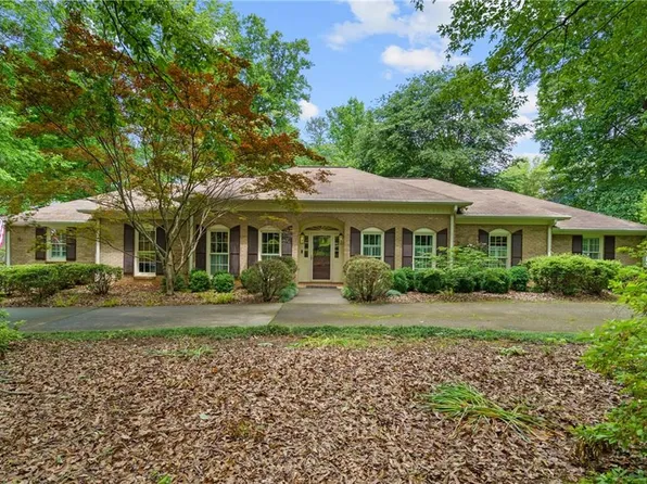11190 Hembree Springs Dr, Roswell, GA 30076