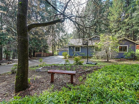 2nd image of 4580 Jenkinson Cir