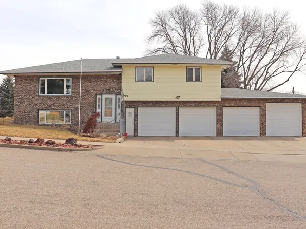 1729 N 22nd St, Bismarck, ND 58501