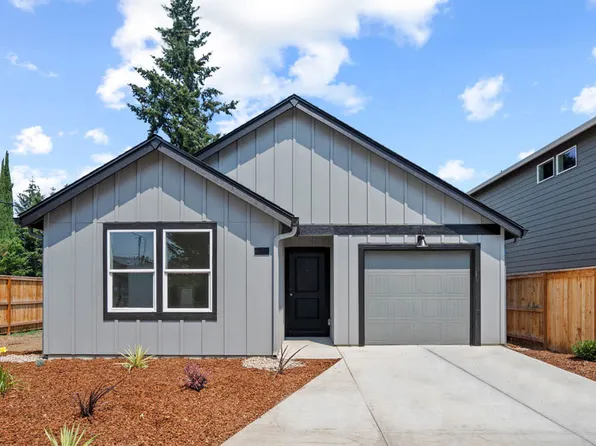 511 Black Bear Dr, Medford, OR 97501