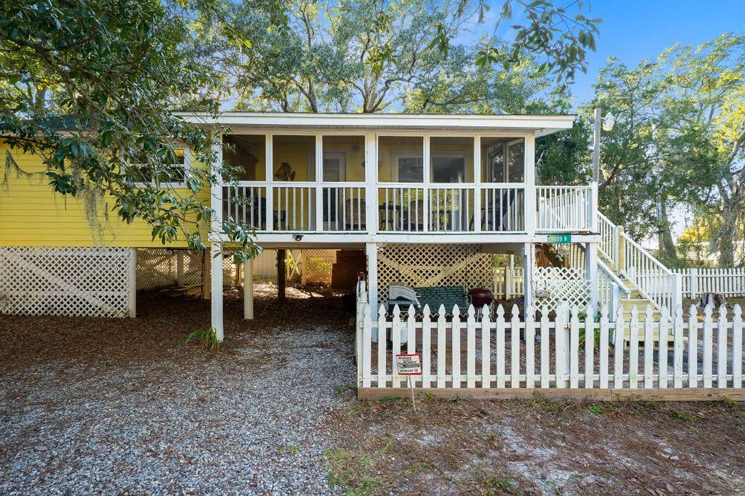 2 bed, 1.0 bath, 1194 sqft, $3,600 — Photo 3