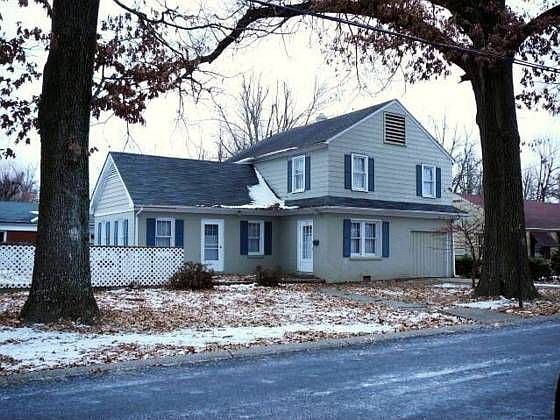 1st image of 700 E College St