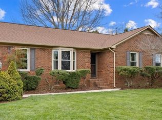 3203 High View Cir, Greensboro, NC 27410