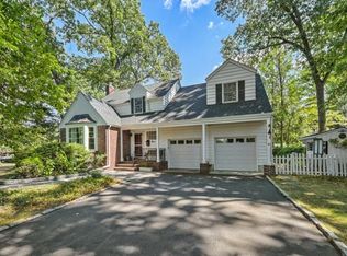64 Shadyside Dr, Wyckoff, NJ 07481
