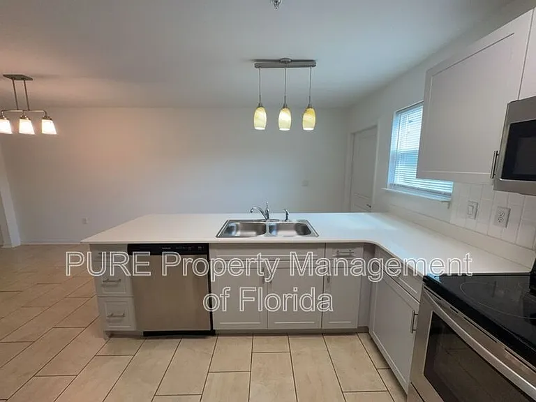 339 NE Sanchez Ave #103 — Photo 10