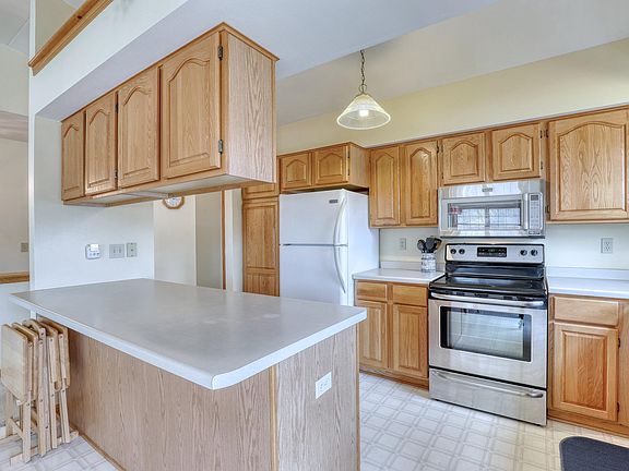 5th image of N167W21278 South St