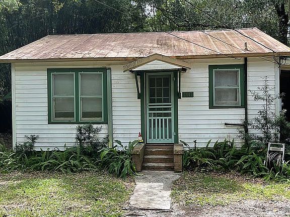2nd image of 2047 NW 31st Pl