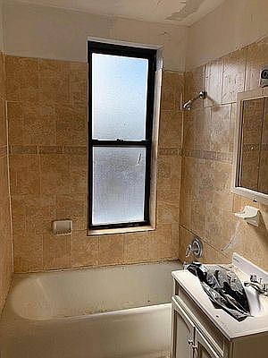 2nd image of 271 Hawthorne St #506