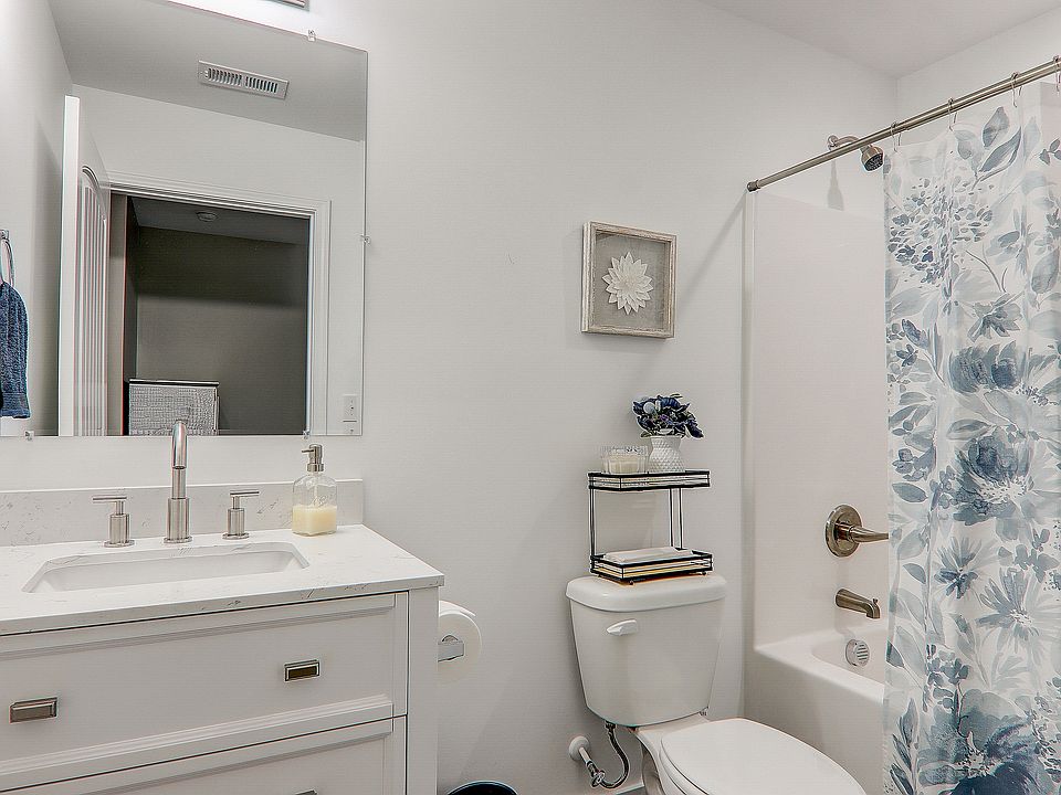 Marbella Cir Model Home-011