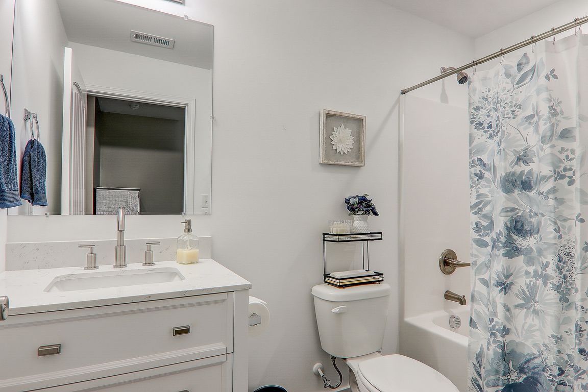 Marbella Cir Model Home-011