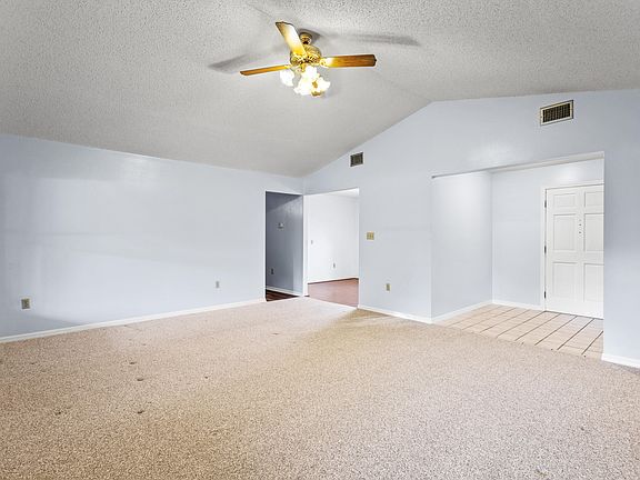 5th image of 3810 Cottonwood Dr