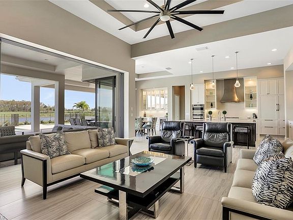 4th image of 8984 Arrezo Ct