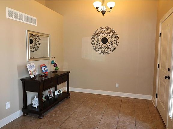 3rd image of 3109 Morton Ln