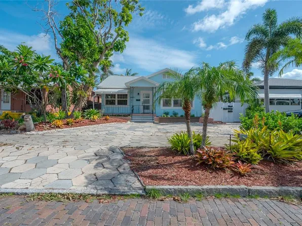 2421 Burlington Ave N, Saint Petersburg, FL 33713