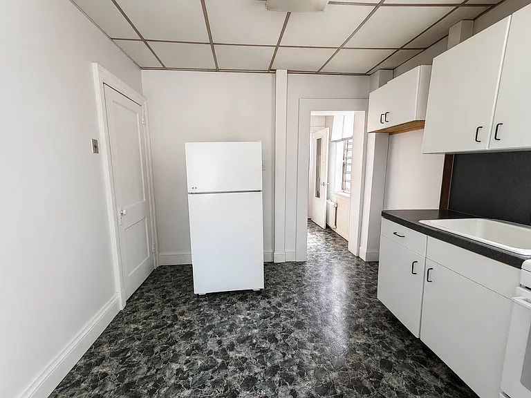 11 High St #2R — Photo 9