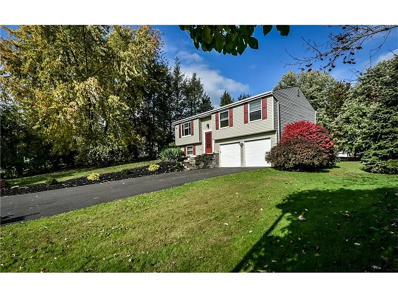 3502 Valleyfield Dr photo 1