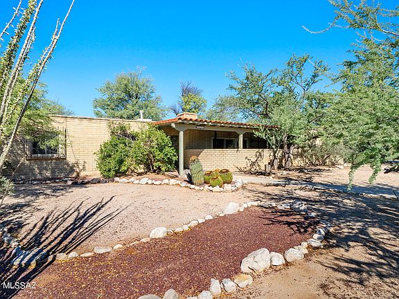 2nd image of 3221 N Camino Suerte