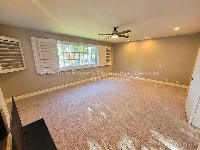 1728 Lake St — Photo 26