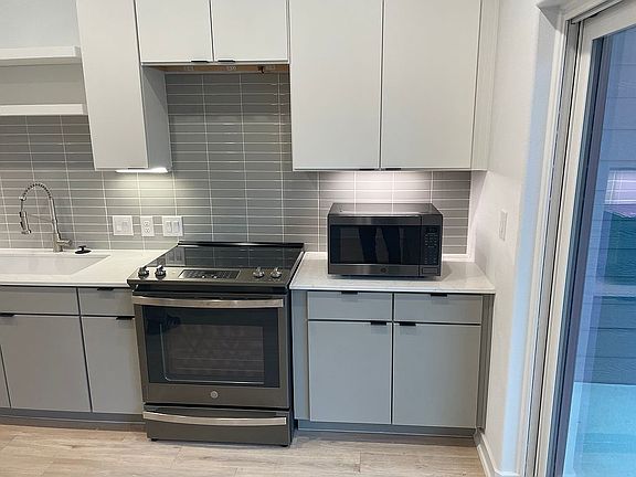 2nd image of 100 W Mockingbird Ln #203