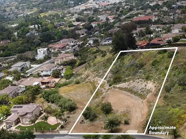 132 Luzeiro Dr, Vista, CA 92084