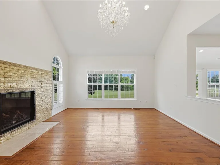 20242 Hidden Creek Ct — Photo 8