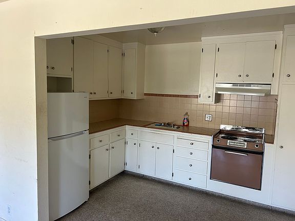 3rd image of 2541 Folsom St #1