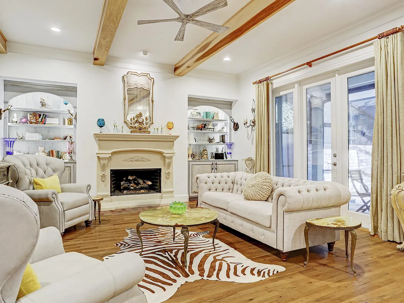 4 bed, 3.5 bath, 3401 sqft, $7,300 — Photo 2