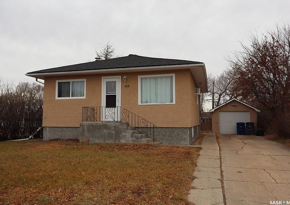 1st image of 418 5th Ave W