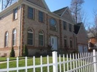 4016 Chestnut St, Fairfax, VA 22030