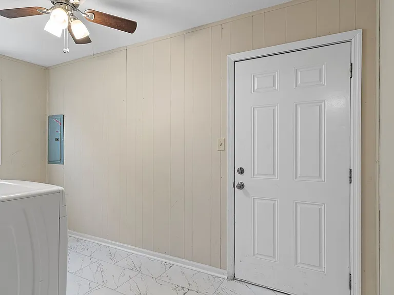 503 Woodfin Rd — Photo 10