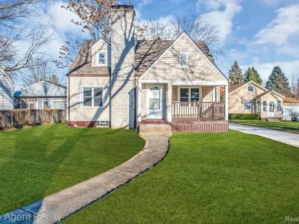 57 Eastman St, Mount Clemens, MI 48043