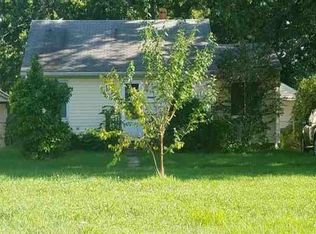 21261 Pinecrest St, Taylor, MI 48180